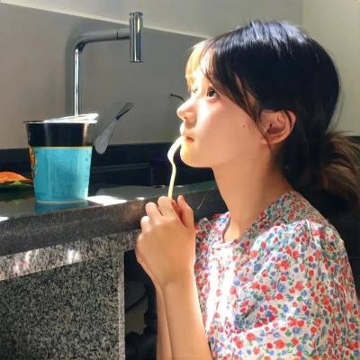 女孩梦三十